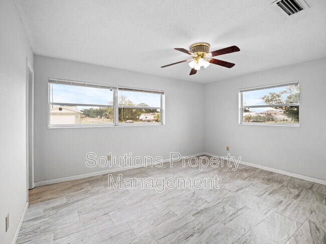 Building Photo - 905 Lisa Dr