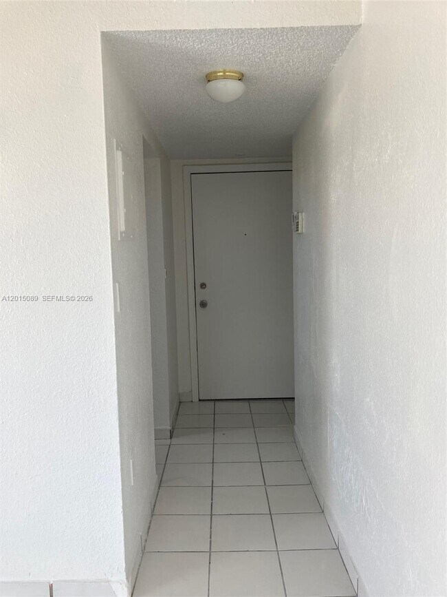 Building Photo - 5100 SW 41st St