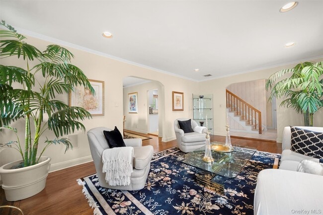 Building Photo - 23 Parkside Dr