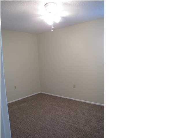 Building Photo - 203 Amellia Pl