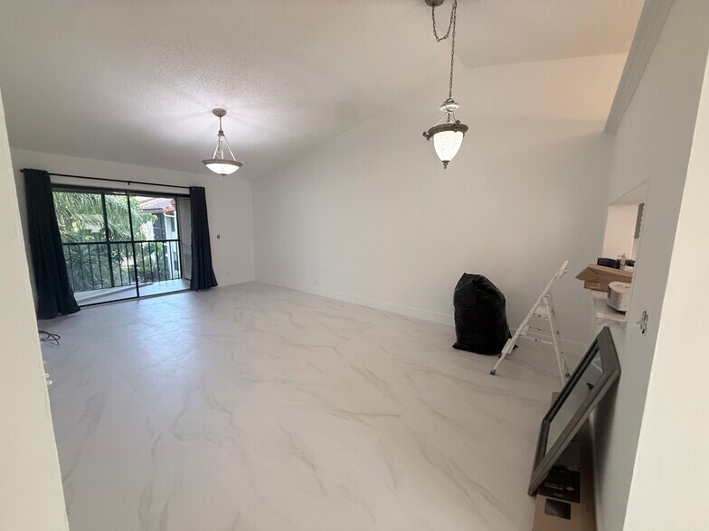 Building Photo - 22124 Palms Way