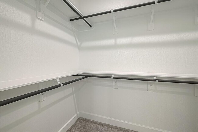 Building Photo - 213 McCrea Ct