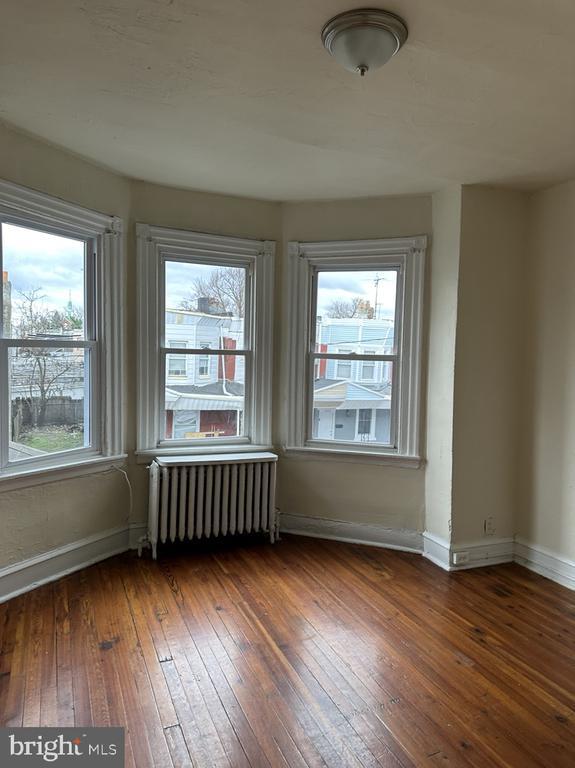 Building Photo - 2033 Wilmot St