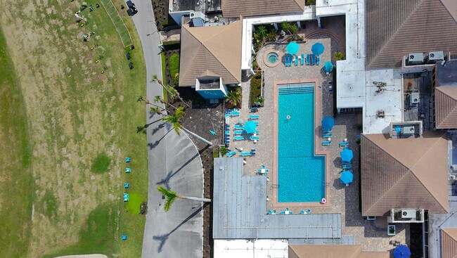 Building Photo - 8545 Casa Del Lago