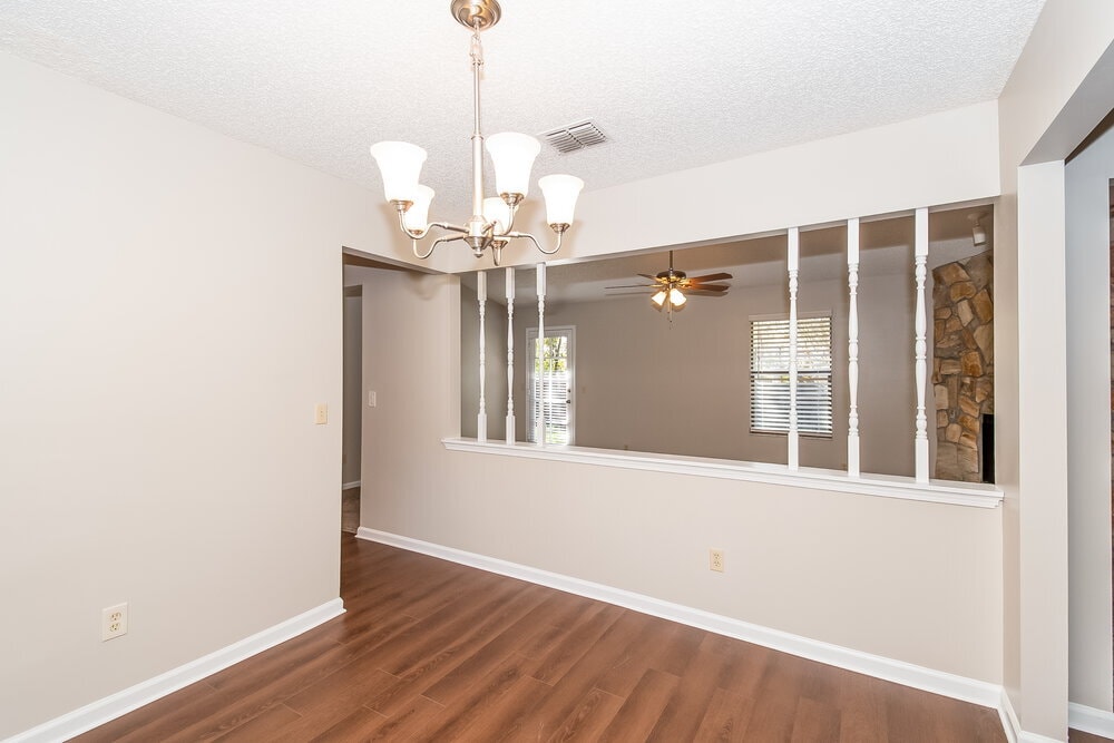 Building Photo - 806 Hardwood St