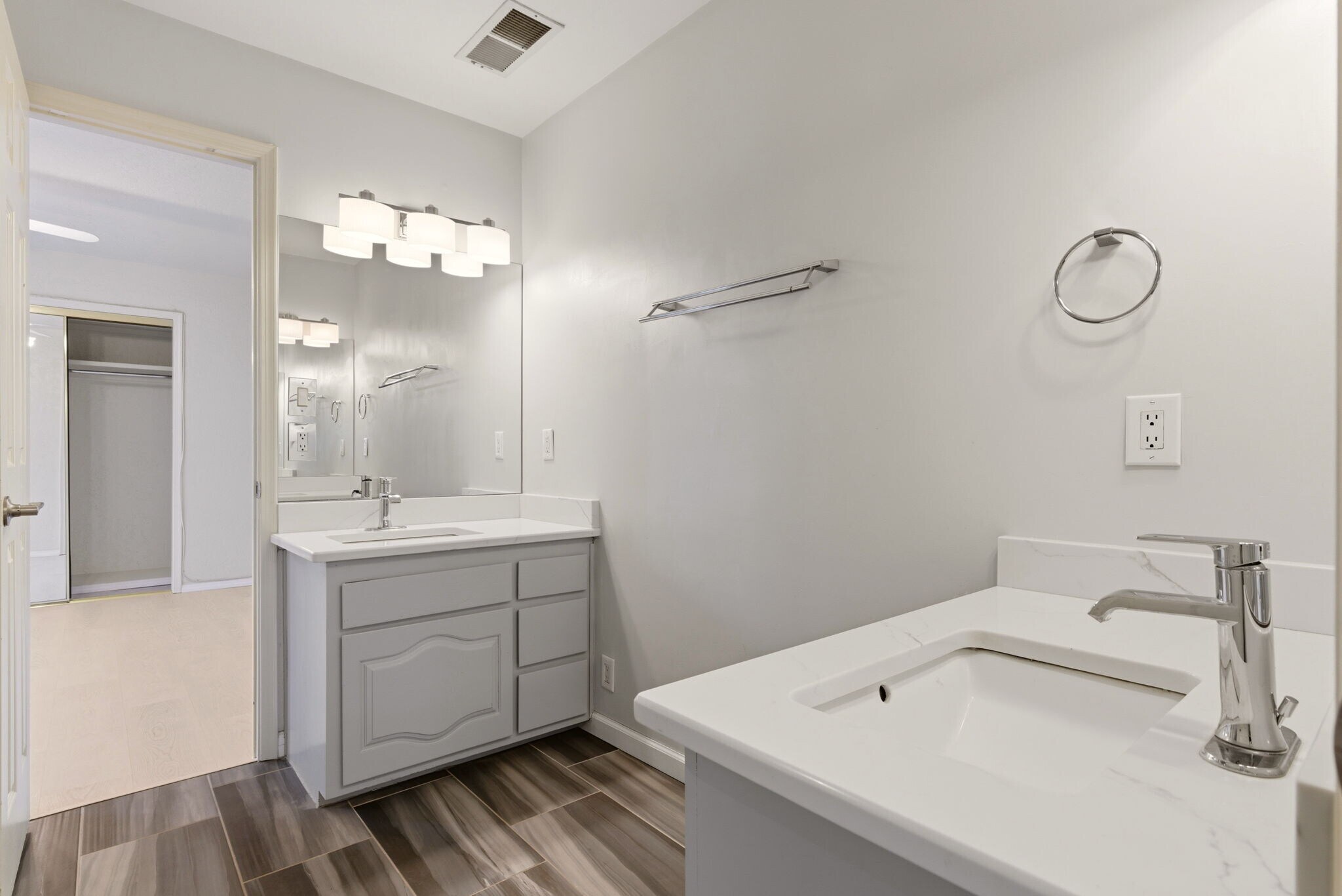 Building Photo - 9706 Tanoan Dr NE