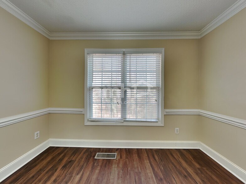 Building Photo - 425 Craver Pointe Dr