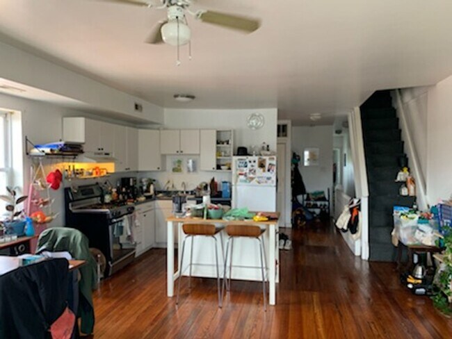 Building Photo - 931 S 10th St