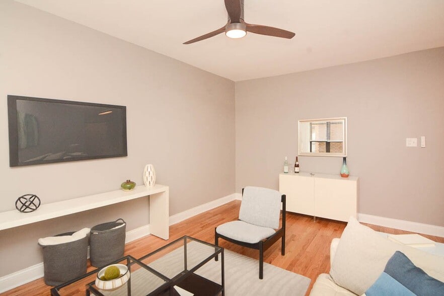 Building Photo - 630 W Stratford Pl