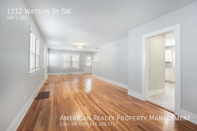 Building Photo - 1212 Watson St SW