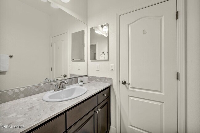 Building Photo - 10677 Foxberry Park Dr