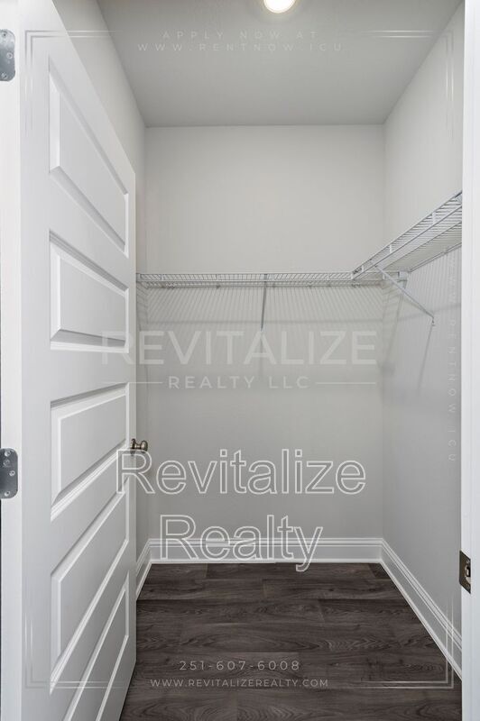 Building Photo - 13658 Addison Pl