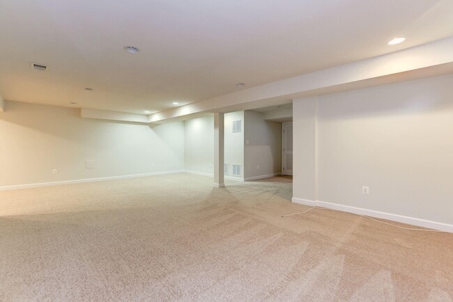 Building Photo - 2705 Mae Wade Ave