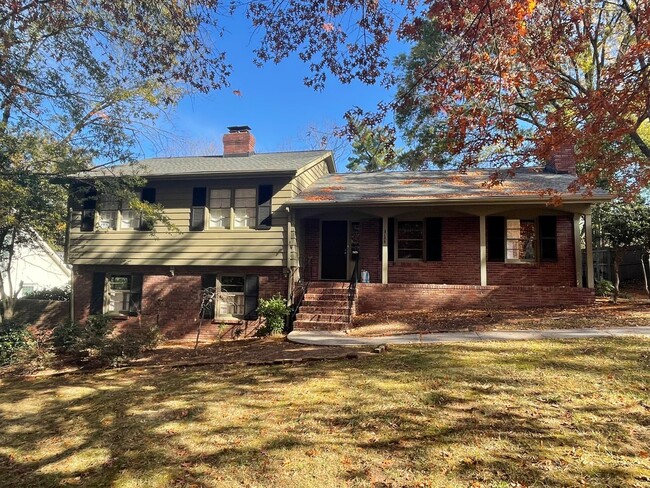 Primary Photo - 4 Bedroom split level in Barclay Downs!