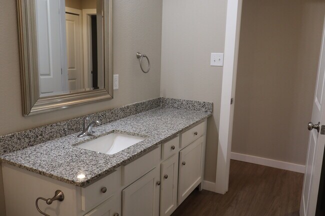 Building Photo - 1328 Seals St