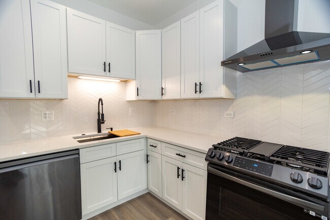 Building Photo - 1723 W Pierce Ave