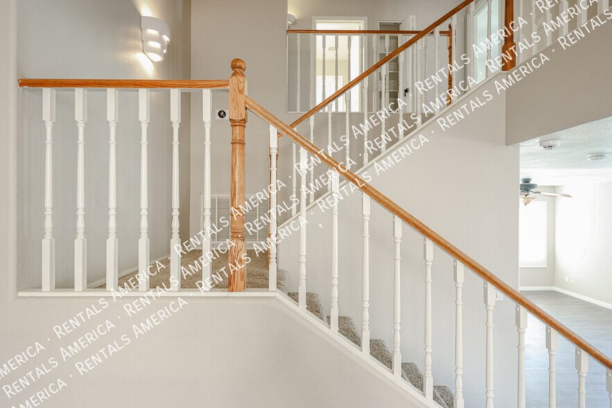 Building Photo - 1210 W Kelly Ln