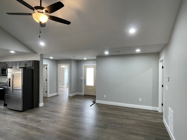 Building Photo - NEW CONSTRUCTION 3 Bed 2 Bath FOR RENT in Waynesville