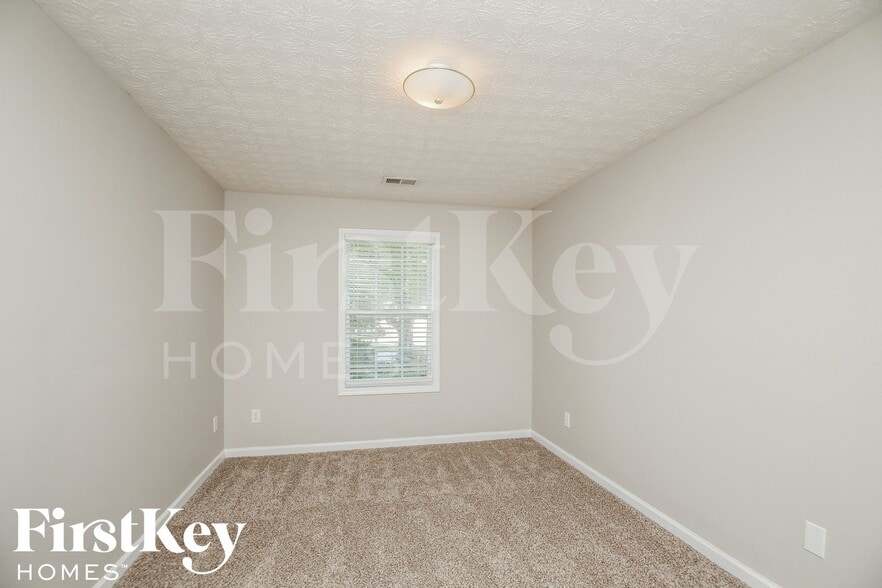 Building Photo - 90 Avonlea Dr