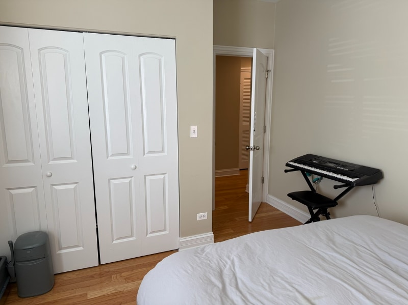 Building Photo - 1215 W Sunnyside Ave