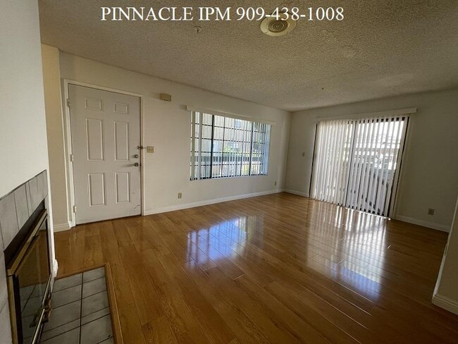 Building Photo - 745 Camino Real Ave #C