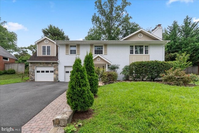 Building Photo - 7029 Old Dominion Dr