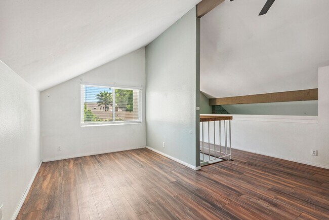 Building Photo - Spacious 3 Bed 2 Bath Townhome in Villa Po...