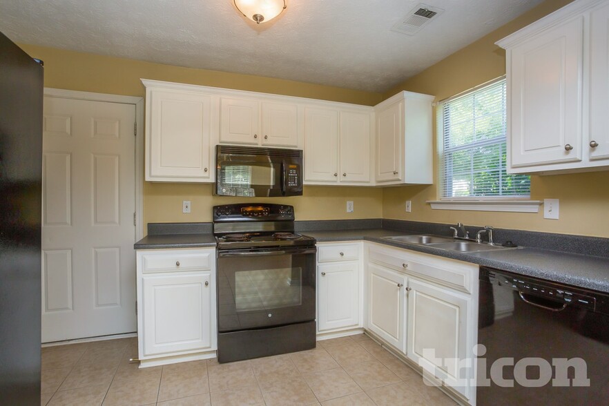 Building Photo - 233 Misty Ridge Trail