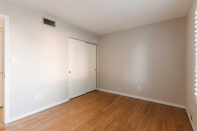 Building Photo - 2104 S Beverly