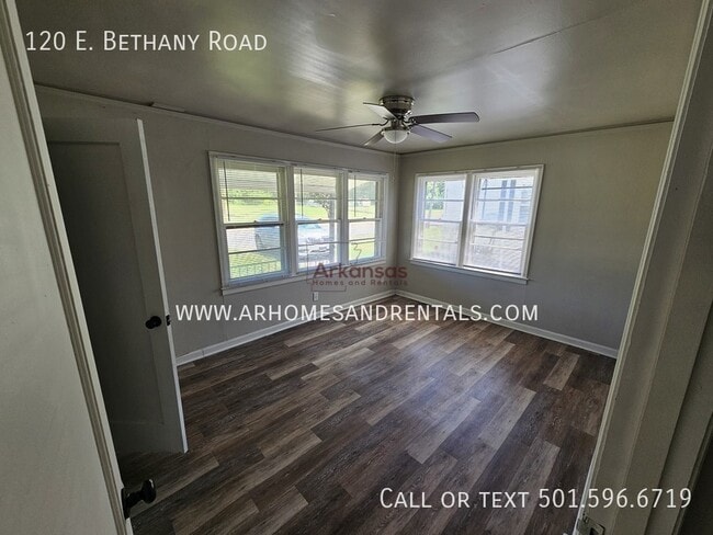 Building Photo - 120 E Bethany Rd