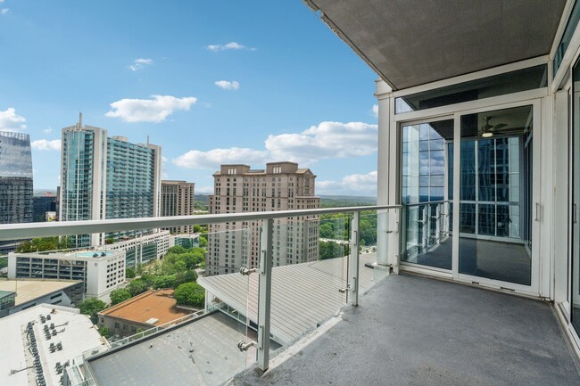 Building Photo - Luxury Living in Buckhead!