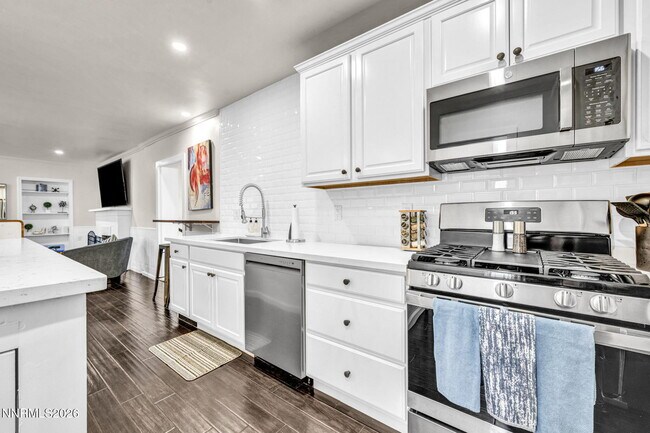 Building Photo - 574 Reno Ave