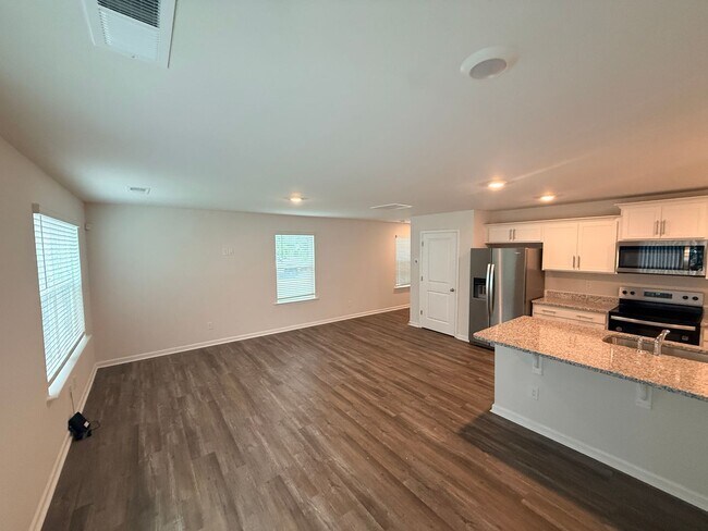 Building Photo - 5167 Hyrule Dr
