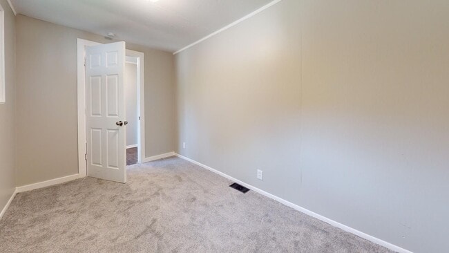 Building Photo - 4023 Valley Rd