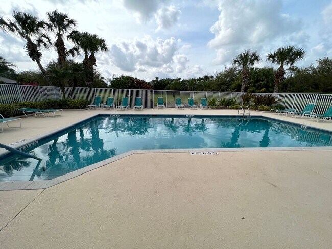 Building Photo - 3 BEDROOM, 2 BATH HOME IN THE GATED COMMUN...