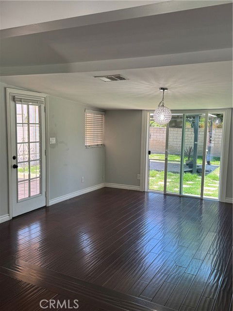 Building Photo - 8739 Tyrone Ave