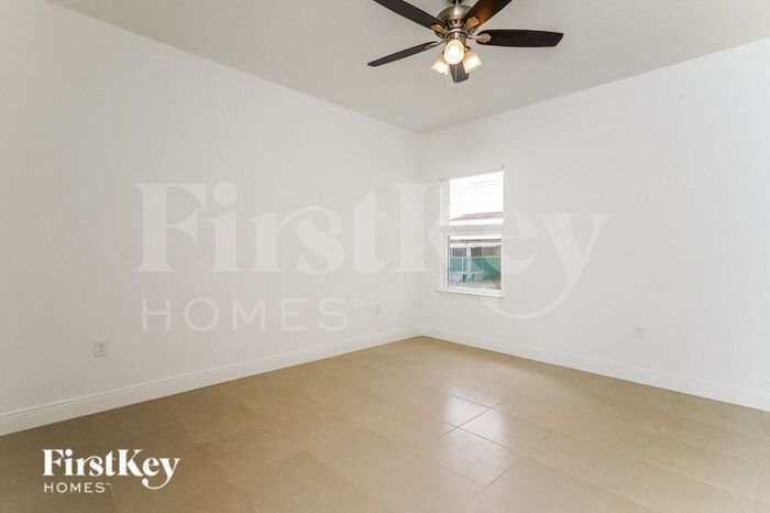 Building Photo - 1435 Punta Gorda Dr