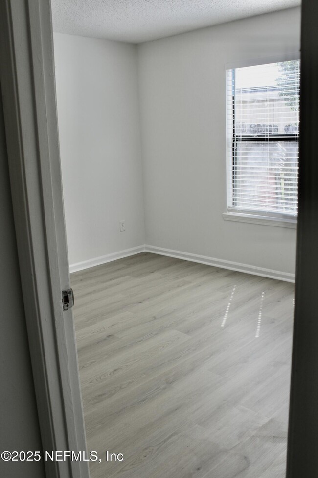 Building Photo - 12627 Enchanted Hollow Dr