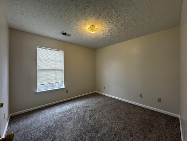 Building Photo - 110 Allison Cir