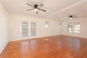 Building Photo - 307 S Crockett St