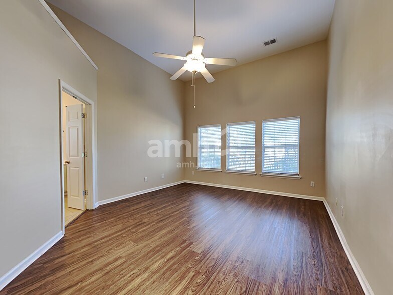 Building Photo - 2749 Palmetto Hall Blvd