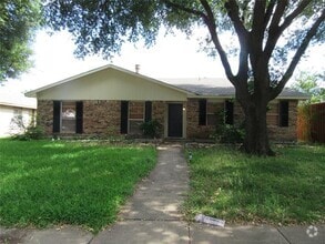Building Photo - 1108 Villa Downs Dr