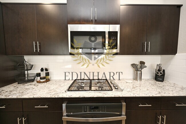 Building Photo - 502 Traverse Dr S