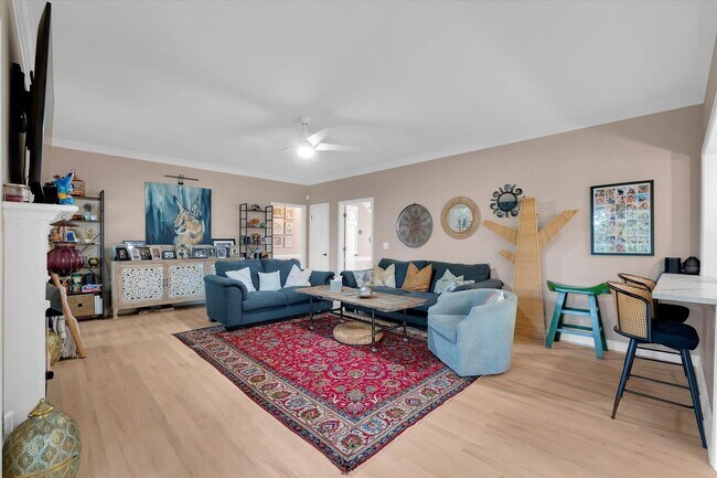 Building Photo - Beautiful Home in the Heart of Greenville