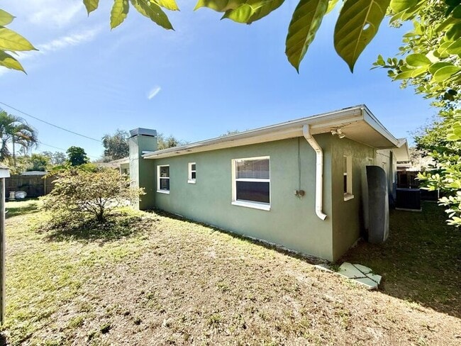 Building Photo - 2701 56th Ln N