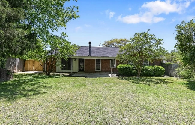 Building Photo - 4337 Shamrock Ln