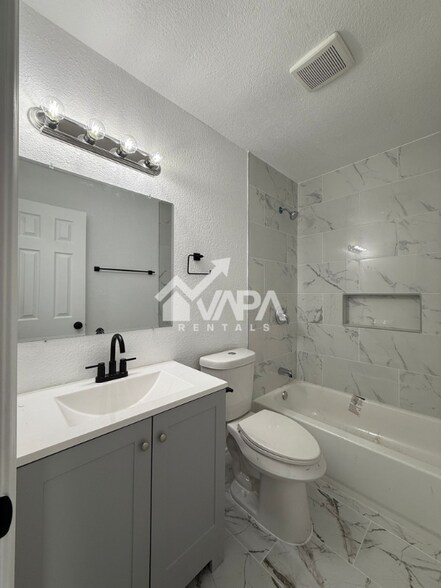 Building Photo - 4135 Sunrise Glade Dr