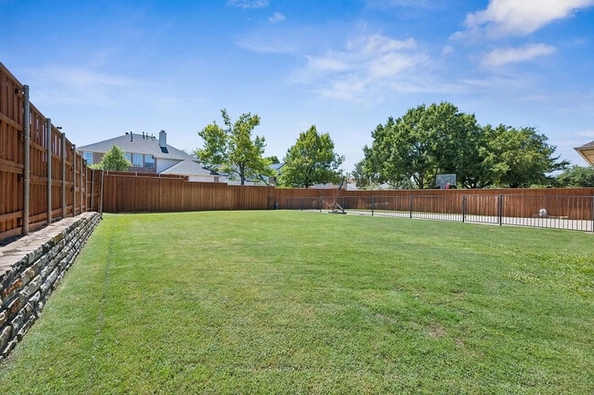 Building Photo - 2716 Royal Troon Dr