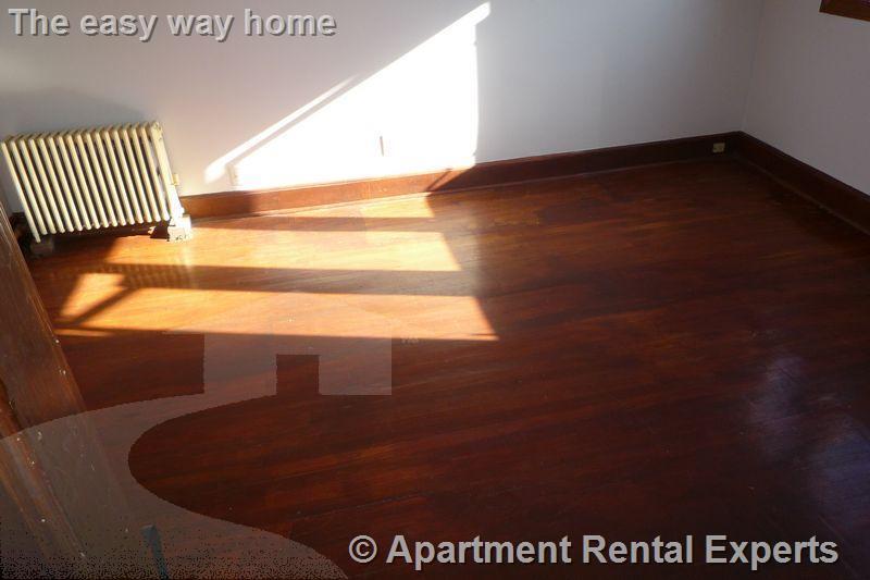 Building Photo - 569 Main St