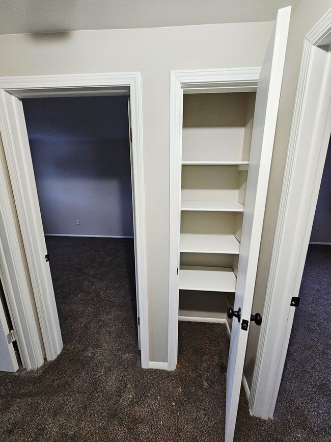 Building Photo - MOVE-IN READY 3bd 1ba Home – Recently Updated!